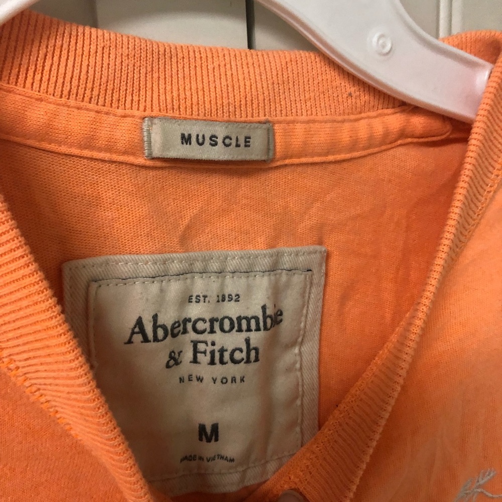 Abercrombie and Fitch orange cream tshirt - Picture 3 of 6